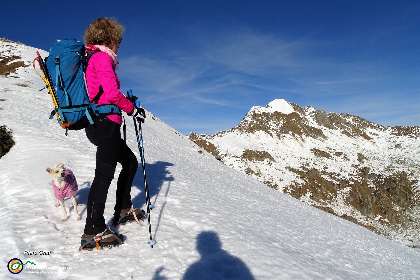 55 Sulla dorsale innevata di salita al Valegino con vista in Cadelle.JPG
